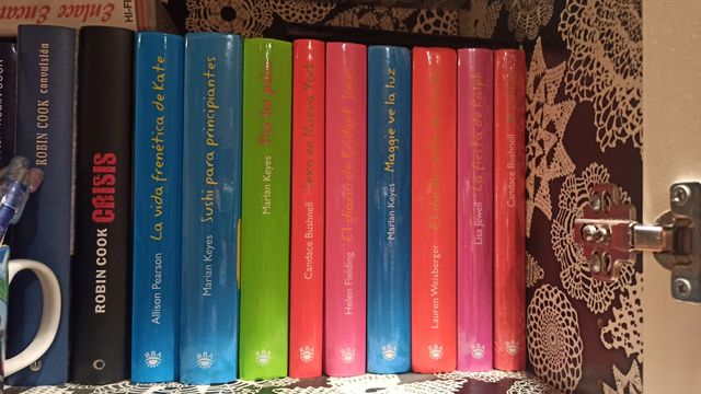 Marian Keyes y otros 