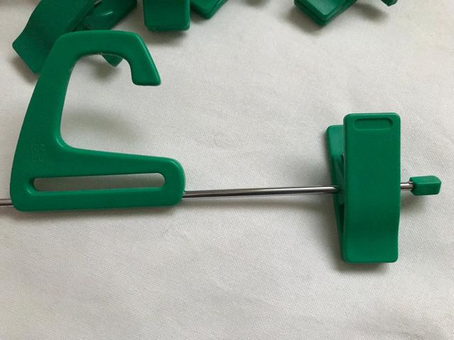 LOTTO di 6 grucce vintage per abiti per adulti