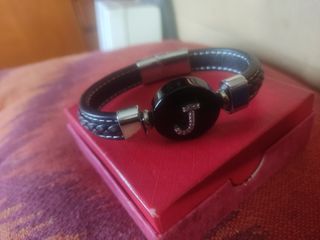 PULSERA MACIZA GRUESA CUERO DE HOMBRE LETRA J