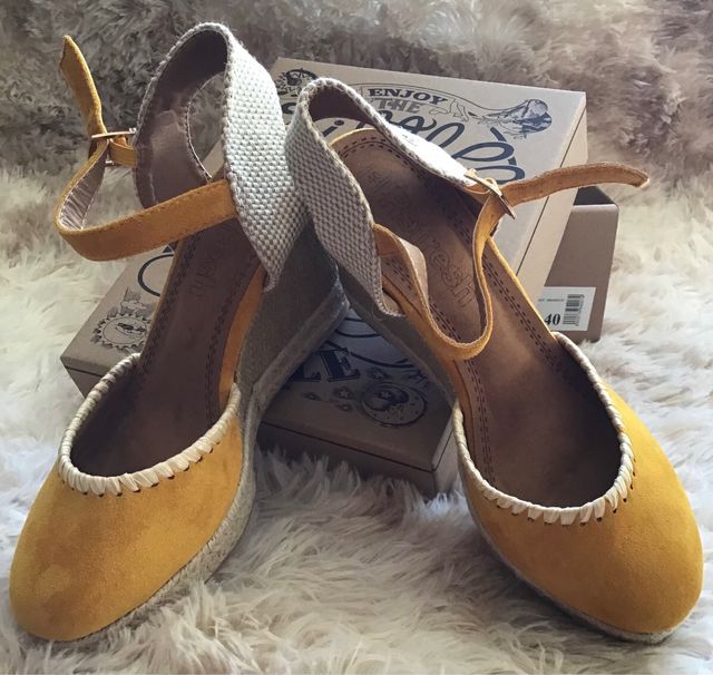 Sandalias de cuña Refresh talla 40
