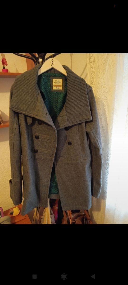 Abrigo gris Bershka