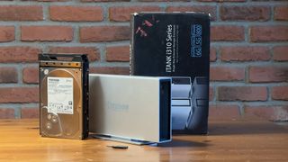 Cajas Stardom +  discos duros / ver anuncio