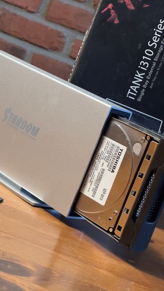 Cajas Stardom +  discos duros / ver anuncio