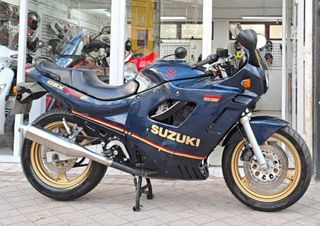 SUZUKI GSX 600F