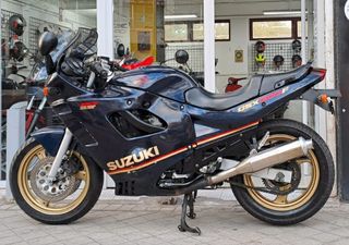 SUZUKI GSX 600F