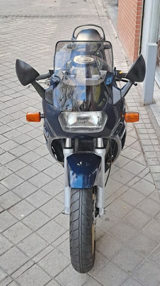 SUZUKI GSX 600F