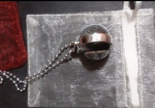 Colgante bola de cristal luna creciente