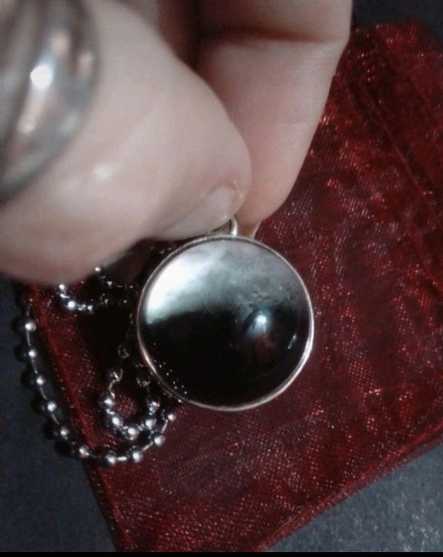 Colgante bola de cristal luna creciente