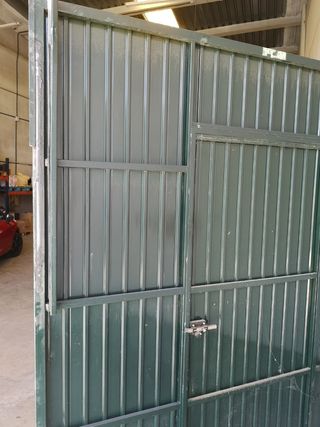 PUERTA METALICA DE GARAJE