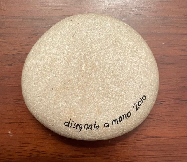 Fermacarte disegnato a mano