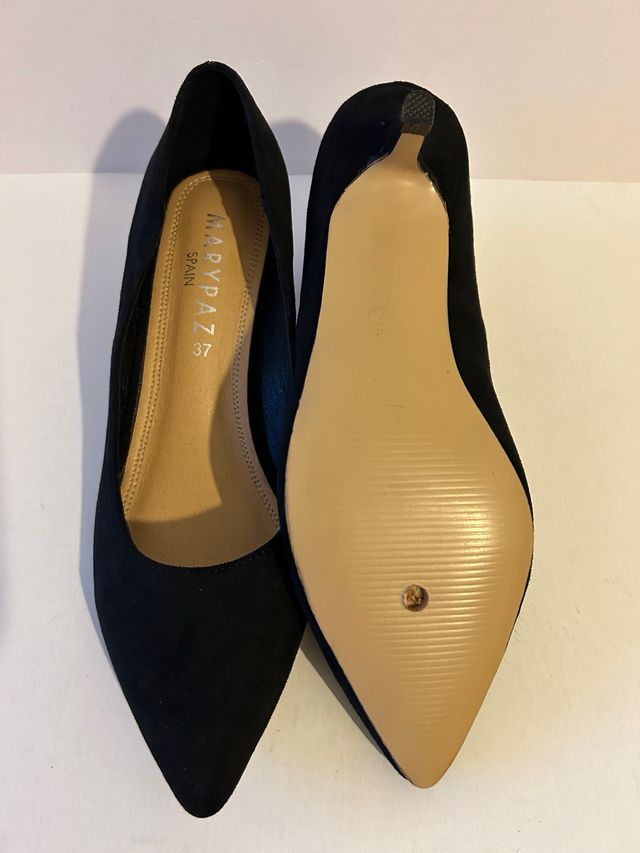 Salón negro, talla 37.