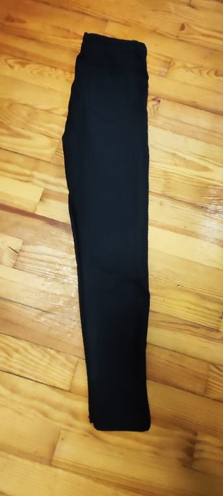 Pantalón niño Kiabi talla M 