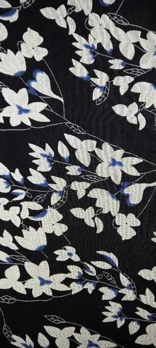 Vestido minifalda, de crepe.