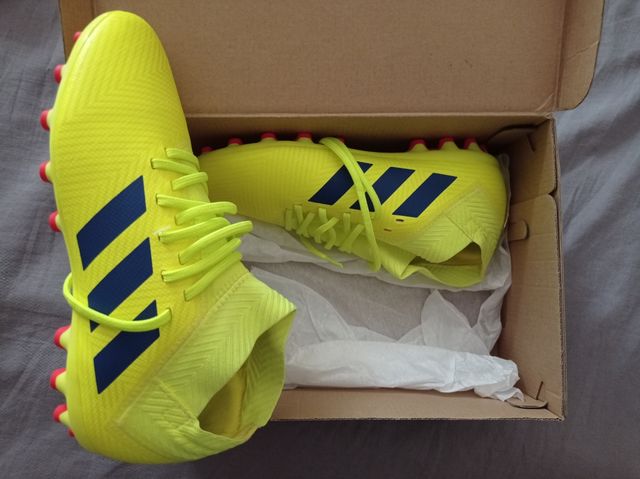 Botines de futbol (Césped artificial)