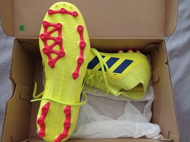 Botines de futbol (Césped artificial)