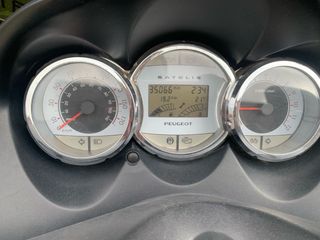 Peugeot SATELIS 125 año 2011 etiqueta C 35.000KM