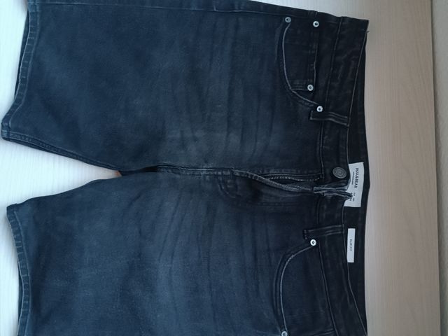 Pantalones negros cortos Pull&Bear