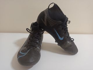 Botas de fútbol Nike Mercurial talla 34
