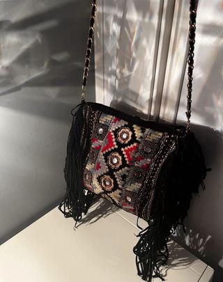 Bolso fiesta flecos y pedrería