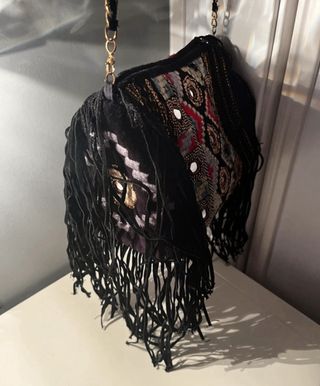 Bolso fiesta flecos y pedrería