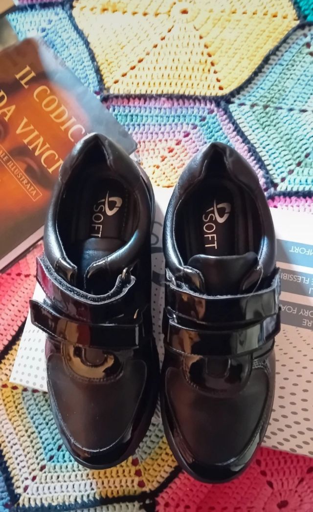 2 paia di scarpe ortopediche eleganti