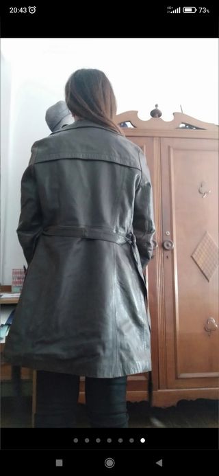 Gabardina de cuero marron