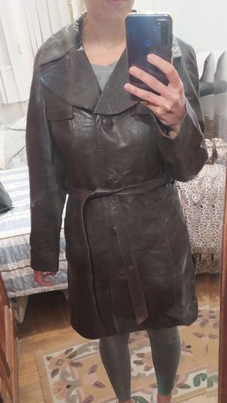 Gabardina de cuero marron