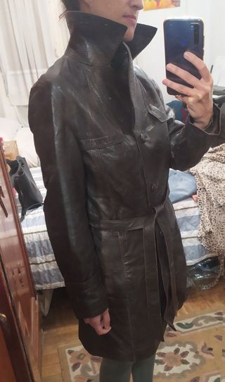 Gabardina de cuero marron