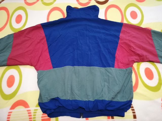 chaqueta chandal vintage ,talla l / xl,hay medidas