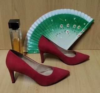 zapato de tacón en terciopelo rojo N. 37
