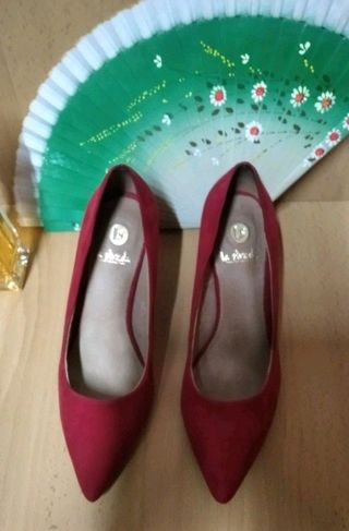 zapato de tacón en terciopelo rojo N. 37