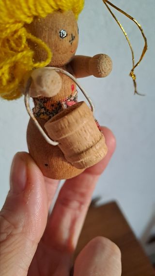 Bambolina in legno anni '70