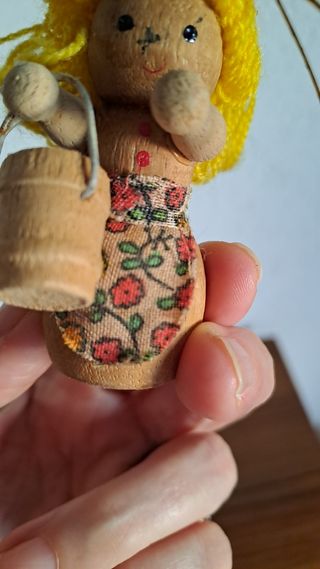 Bambolina in legno anni '70