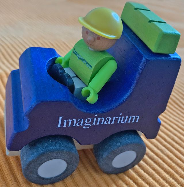 Brinquedo Carro em Madeira, como Novo