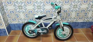 Bicicleta infantil en perfecto estado