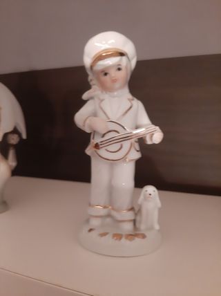 Figuras, cuadros , juegos de cafe y ense