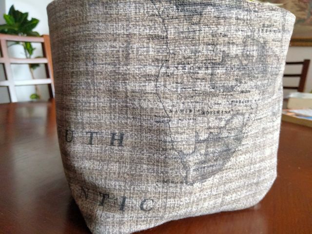 Cesta de tela reversible. Ideas para regalar