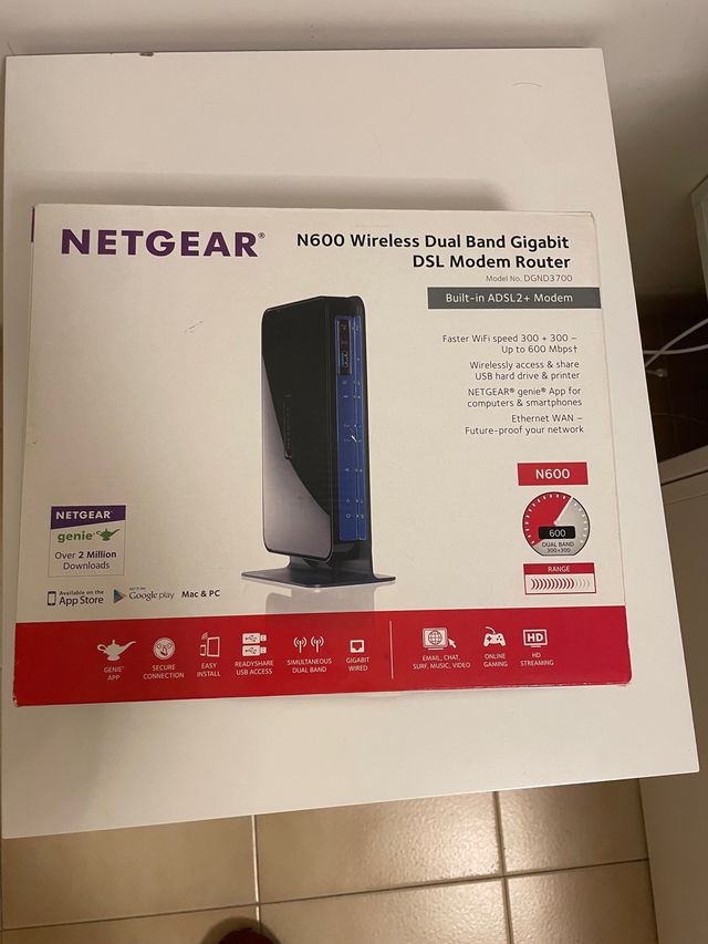 router Netgear DGNG3700