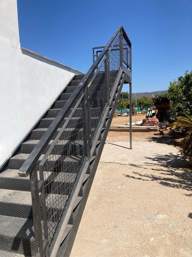 escalera metalica