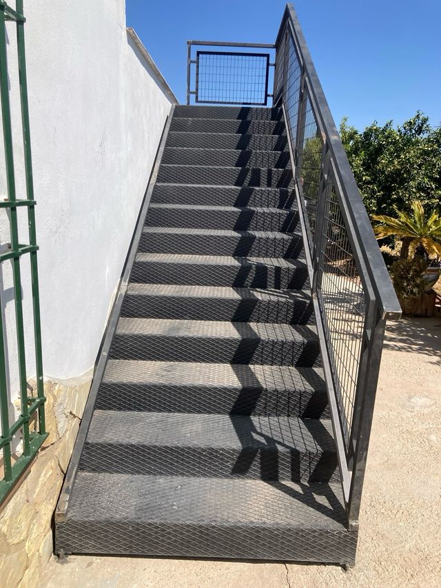 escalera metalica