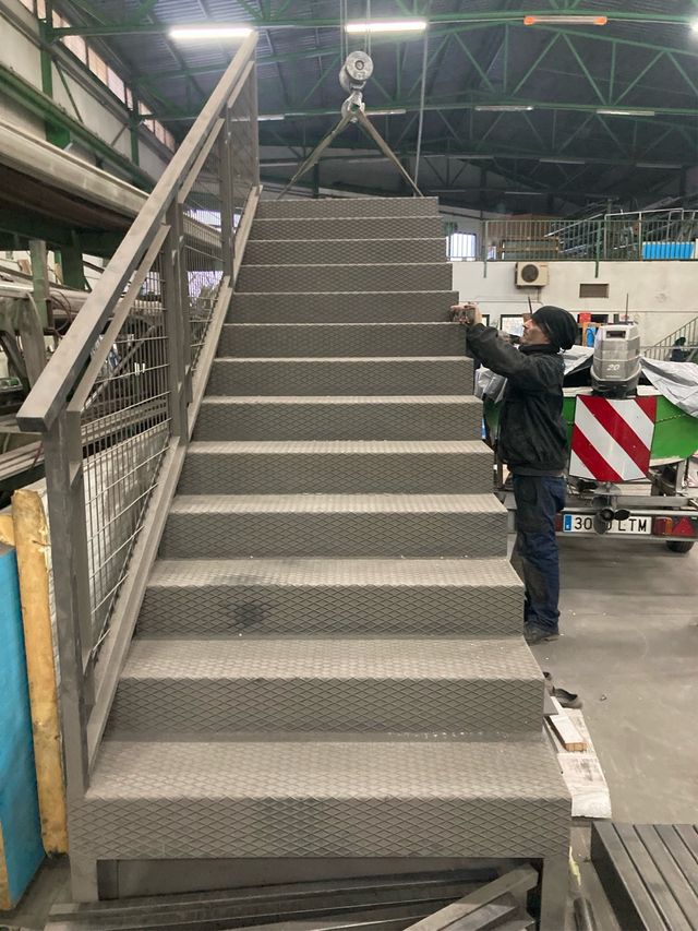 escalera metalica