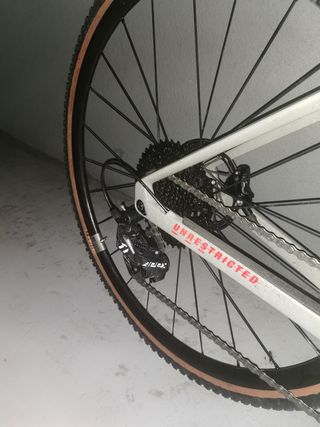 Bici Gravel BMC URS ONE