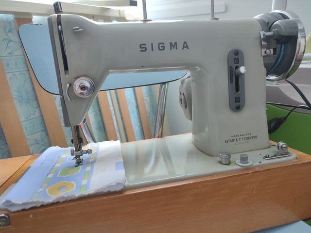Máquina de Coser Sigma