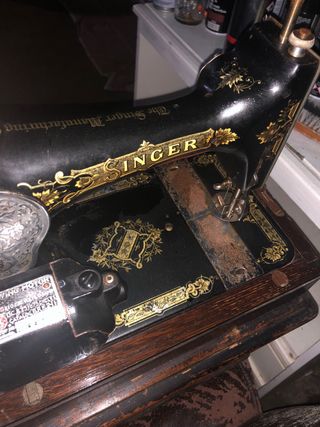 Maquina de coser antigua SINGER