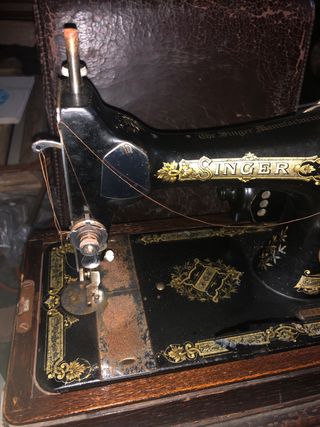 Maquina de coser antigua SINGER
