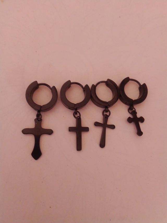 pendientes aros con cruz en acero inoxidable