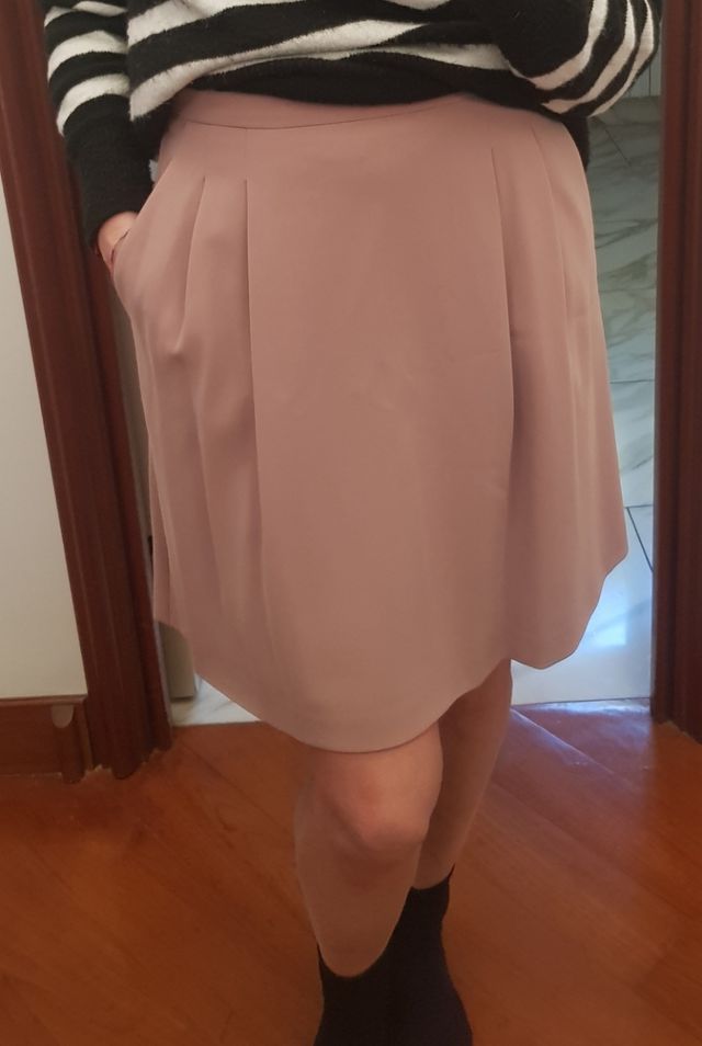 Gonna Intrend rosa cipria con tasche laterali