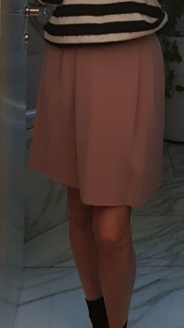 Gonna Intrend rosa cipria con tasche laterali