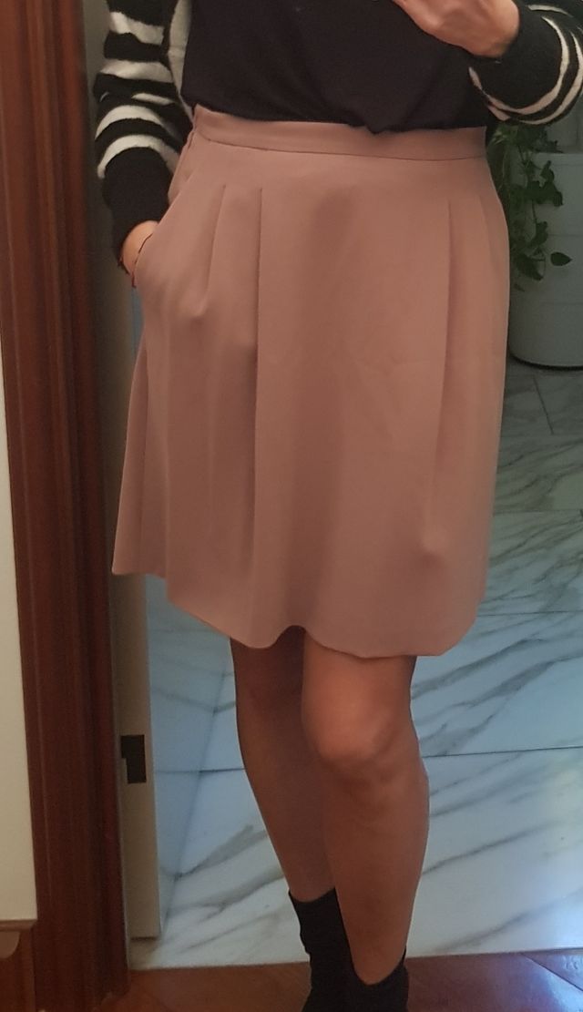 Gonna Intrend rosa cipria con tasche laterali