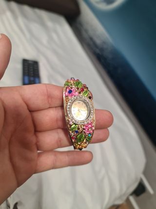 Reloj incrustacion de Circonias + 3 regalos